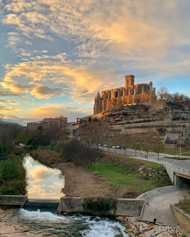 Què maca és la nostra ciutat! ⁣
⁣
Quin és el vostre lloc preferit per fotografiar la posta de sol? 🌄⁣
⁣
Etiqueteu-nos a @dones_emprenedores per compartir les imatges de la nostra ciutat amb tothom!⁣
⁣
#donesemprenedores #donesinnovadores #donesmanresa #deim #donesempresaries #emprenedoria #manresa⁣ #juliol